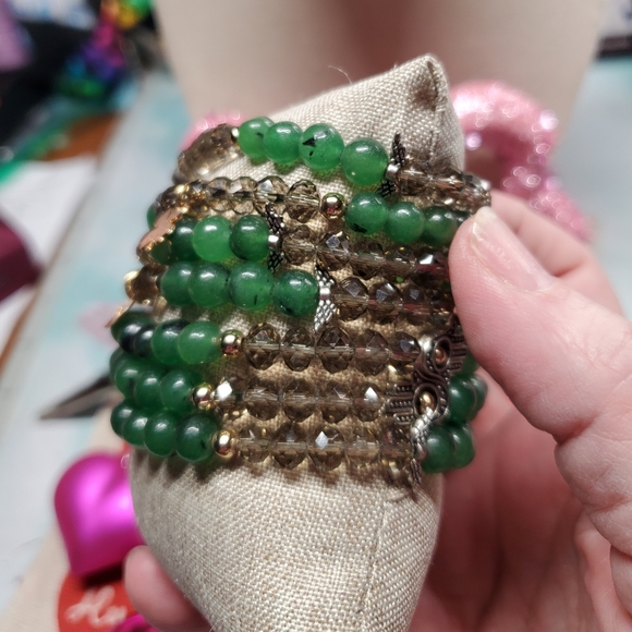 NWT 7 Green Aventurine stretchy bracelets with 4 leaf clovers and other charms. - Picture 10 of 13